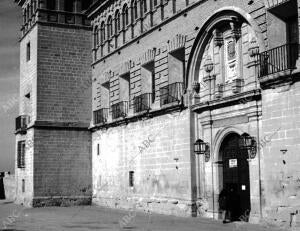 Parador de Alcañiz, antiguo castillo - convento de los siglos XII-XIII