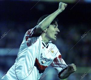 Stankovic Celebra el gol del Mallorca en la final de la copa del Rey de fútbol