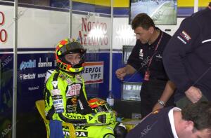 Jerez. 04-05-01. Paco Martin. Rossi antes de los Entrenamientos. Archjer