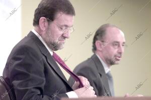 Consejo de Ministros Presidido por Mariano Rajoy y Cristóbal Montoro, en que se...