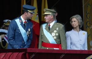 Desfile Militar, en la imagen los Reyes de España y el Príncipe Felipe