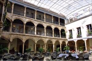 Patio interior en el hotel palacio de los Velada, en Ávila