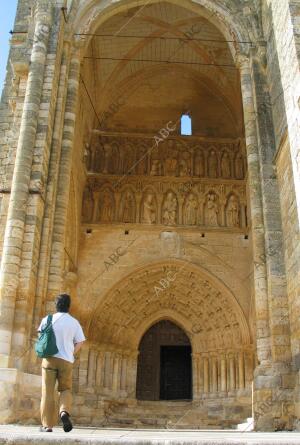 Villalcaza de Sirga (Palencia) foto Heras, camino de Santiago iglesia de...