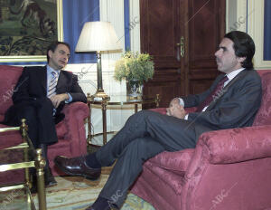 reunión en el palacio de la Moncloa entre J-M-Aznar y Rodríguez zapatero foto...