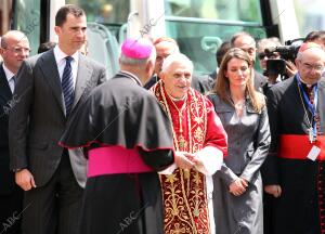 El Papa rezó una oración acompañado de los Principes y las autoridades en al...