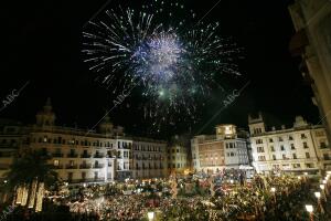 Campanadas de Fin de Año desde la plaza de las Tendillas dando comienzo al Año...