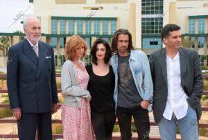 Colin Farell, Paz Vega, Christopher Lee, Kelly Relly y el director Danis Tanovic...