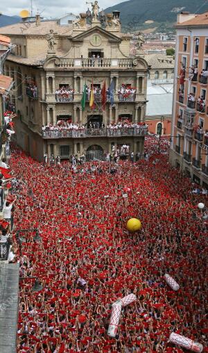 fiestas de san fermin 2009;50 años de ernest hemingway;en la imagen el...