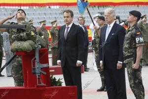 Visita del presidente del Gobierno, José Luis Rodríguez Zapatero, acompañado por...