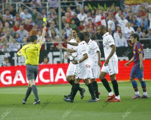 Partido de liga entre el Sevilla y el Barcelona