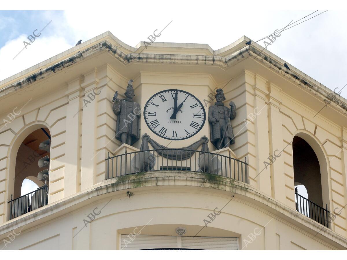 Reloj de la plaza de las Tendillas - Archivo ABC