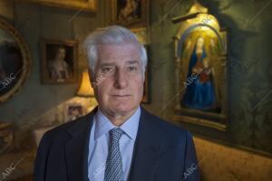 A la derecha, 'La Virgen de la Granada', de Fra Angelico