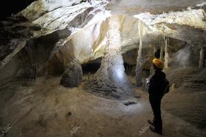 Cueva Palomera, en el Monumentos natural de ojo Guareña