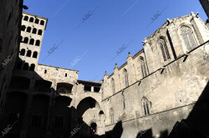 Barrio Gotico de Barcelona. Plaza del Rey. Catedral. Carrer del Bisbe. Sant...