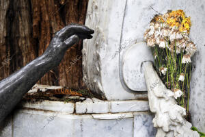 monumento de Gustavo Adolfo Becquer en el parque de María Luisa