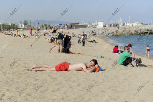 Playa de Barcelona. Barceloneta. Vacaciones de semana Santa. Turismo. Fotos Ines...