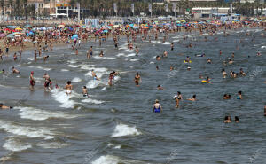 Rober Solsona......20140801....Valencia...Playa de la Malvarrosa.Archdc