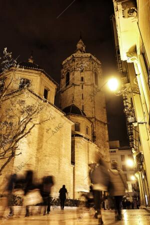 Vista Nocturna de la catedral de santa María