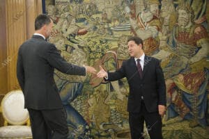 El Rey Felipe VI recibe en audiencia al presidente de Castilla la Mancha...