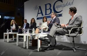 De izquierda a derecha, Susana Alcelay (ABC), Eduardo Puig (Telefónica), Mar...