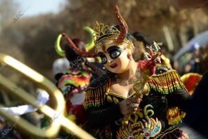 Celebración del carnaval boliviano de Oruro en el barrio de Usera