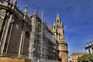 En la imagen, trabajos de restauración en la fachada renacentista