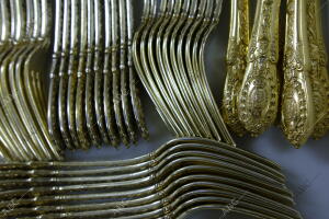 Preparativos de la mesa para una cena de gala en el Palacio Real