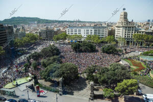 Ambiente en la plaza de Cataluña, minuto de silencio después del atentado del...