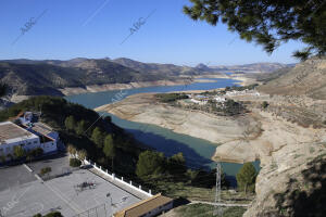Reportaje de sequía. Pantanos y embalses. Embalse de Iznájar