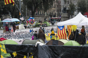 Acampada en apoyo a Carles Puigdemont y los políticos presos en la plaza de...