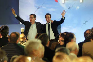 El líder del Partido Popular, Pablo Casado, visitó la ciudad gallega acompañado...