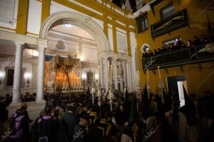 Semana Santa, Madrugada. Salida de la hermandad de la Macarena