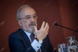 Santiago Muñoz Machado presenta el informe realizado sobre el lenguaje inclusivo