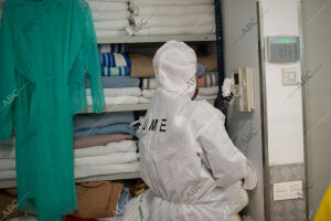 La unidad de Emergencias del Ejército (Ume), Desinfecta el centro sanitario sant...