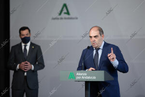 El presidente de la Junta de Andalucía, Juan Manuel Moreno, se reúne con...
