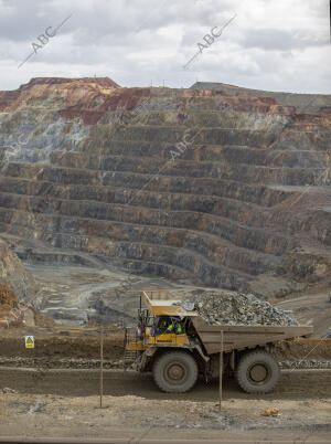 Trabajos en la mina a cielo abierto de Cerro Colorado