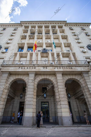 Reportaje sobre el edificio de la Audiencia Provincial de Sevilla y sus rincones...