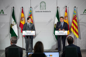 Reunión de Juan Manuel Moreno, presidente de la Junta de Andalucía, y Ximo Puig,...