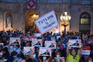 Concentración de la CUP en la plaza San Jaime por la detención de Puigdemont