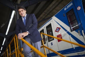 Retratos posados y durante entrevista a David Pérez García, consejero de...