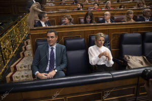 El presidente del Gobierno, Pedro Sánchez, asiste a la votación para la...