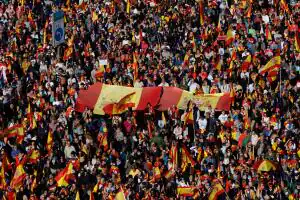 Concentración del Foro España Cívica contra la amnistía en Cibeles
