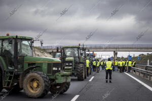 Corte de carretera A-42 a la altura de Illescas por los tractores de los...