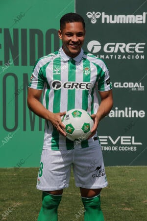 Presentación de Vitor Roque y Giovani Lo Celso como nuevos jugadores del Real...