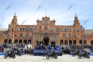 Asisten: Juanma Moreno, Fernando Grande-Marlaska , Antonio Sanz, Juan Espadas,...