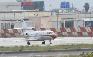 Avión Falcon presidencial en las pistas del aeropuerto de Málaga