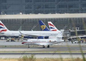 Avión Falcon presidencial en las pistas del aeropuerto de Málaga