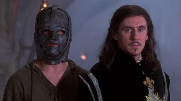 Fotograma de la película «El Hombre de la Máscara de Hierro» (1998)
