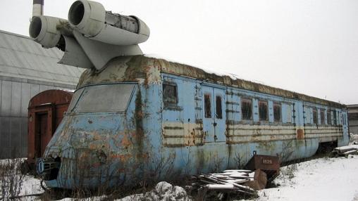 YouTube: El extraño «turbo tren» abandonado que la URSS fabricó con los motores de un bombardero