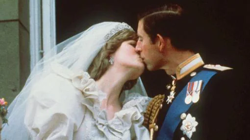 El príncipe Carlos y Diana el día de su boda